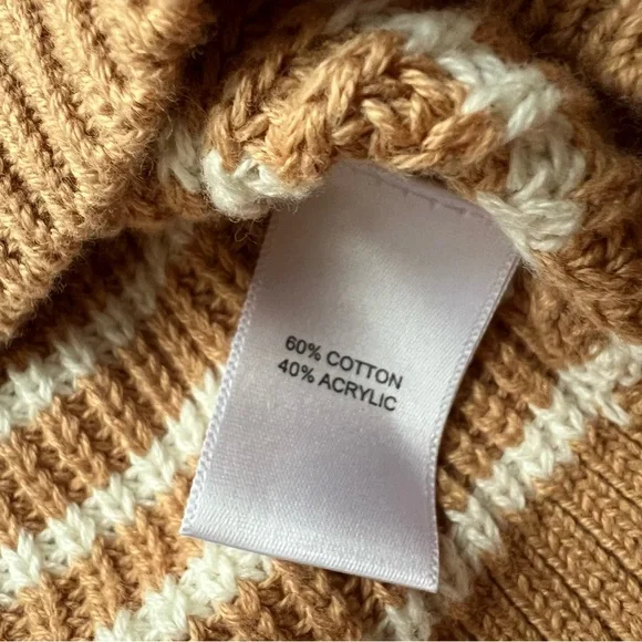 Embossed Striped Collared Knit Sweater - Picture 7 of 7